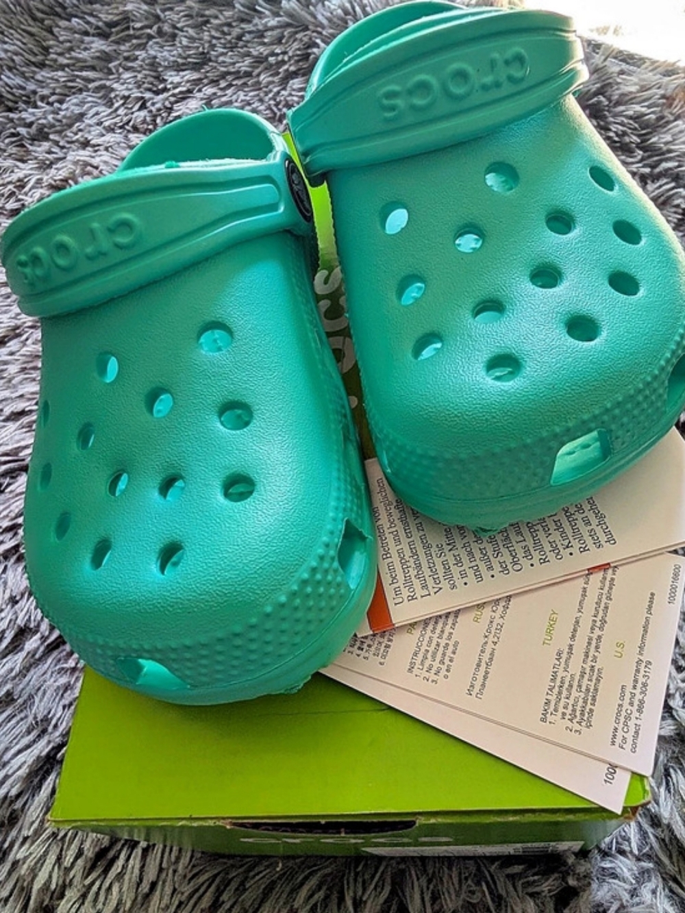 Crocs Classic Clog Sandals in Green US 11